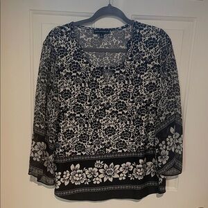 Black and White Floral Women Top